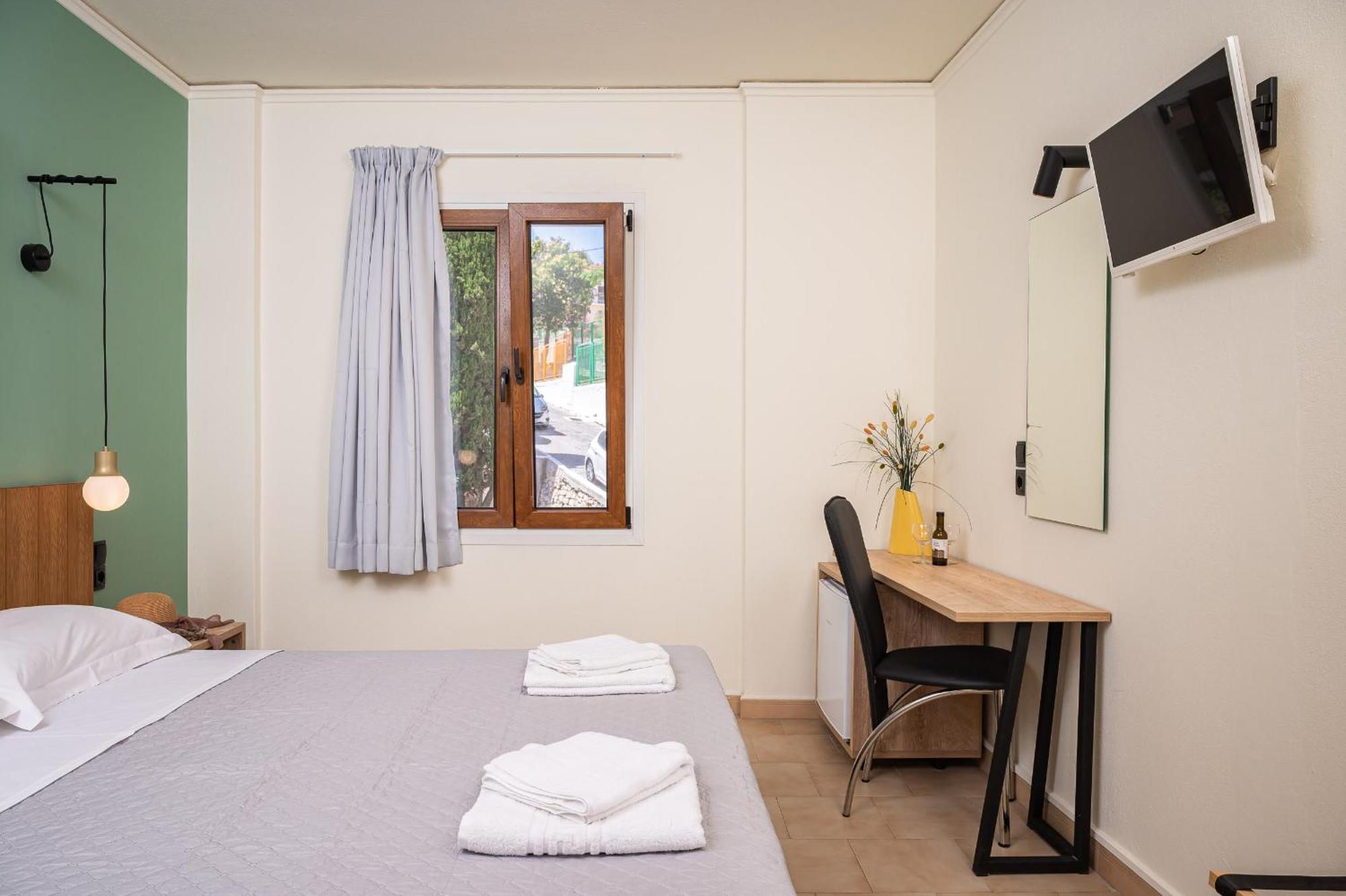Emily Hotel Agia Paraskevi  Екстериор снимка